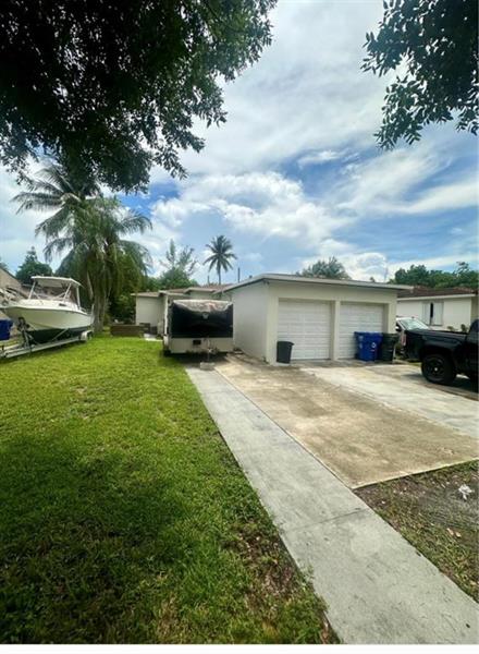 2520 Fillmore Street Hollywood FL 33020