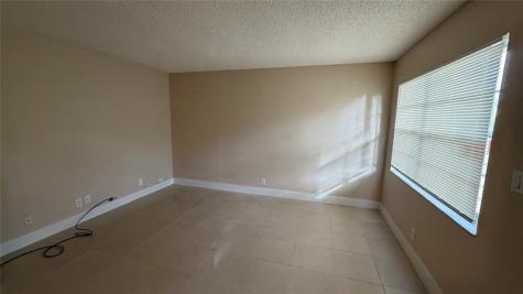 5180 NE 6th Avenue Oakland Park FL 33334