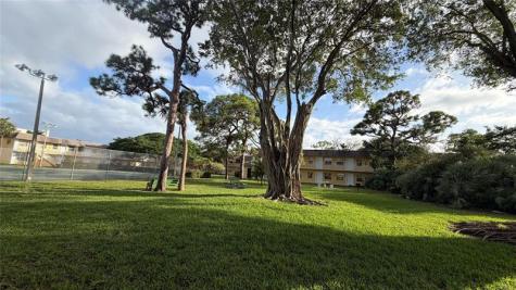 5180 NE 6th Avenue Oakland Park FL 33334
