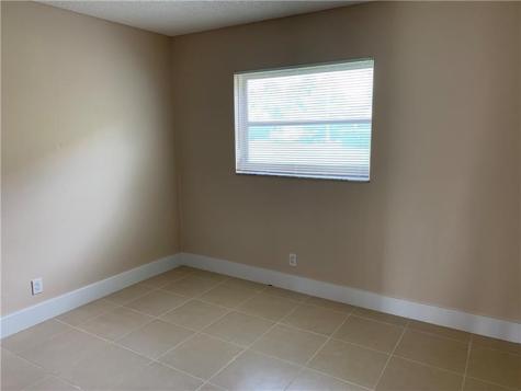 5180 NE 6th Avenue Oakland Park FL 33334