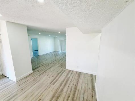 2710 Riverside Drive Coral Springs FL 33065