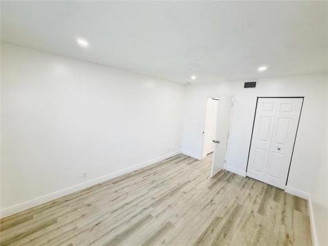 2710 Riverside Drive Coral Springs FL 33065