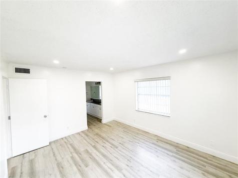 2710 Riverside Drive Coral Springs FL 33065