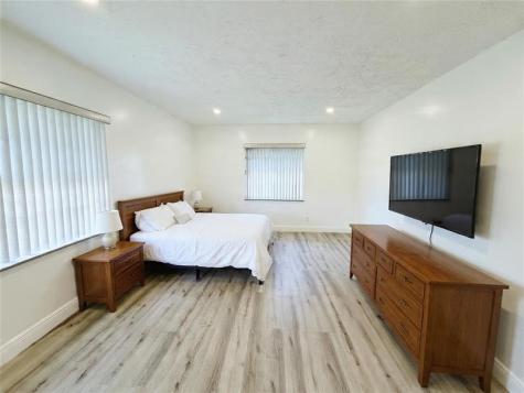 2710 Riverside Drive Coral Springs FL 33065
