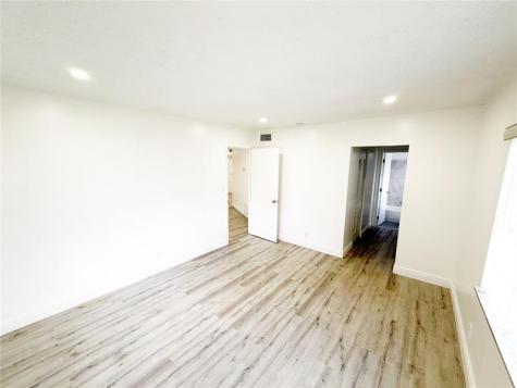 2710 Riverside Drive Coral Springs FL 33065