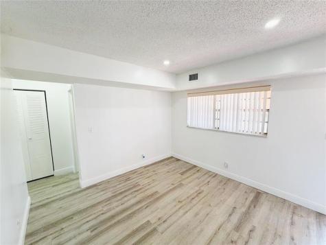 2710 Riverside Drive Coral Springs FL 33065
