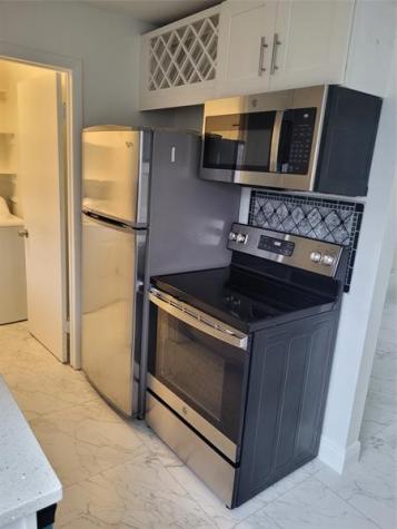 770 NE 38th Street Oakland Park FL 33334