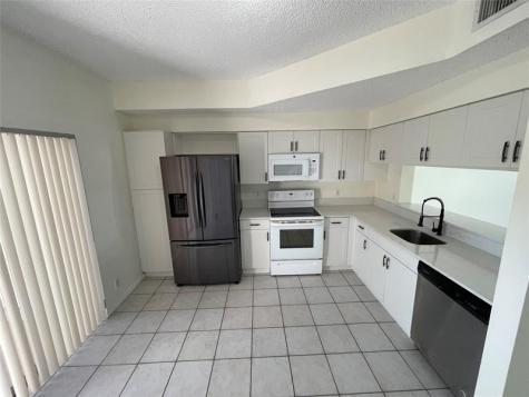 9844 NW 56th Place Coral Springs FL 33076