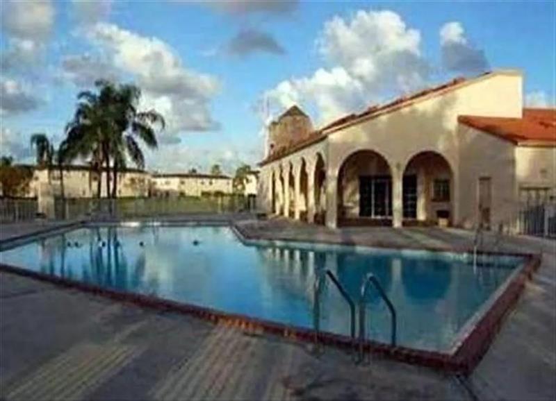 334 SW 86th Avenue Pembroke Pines FL 33025