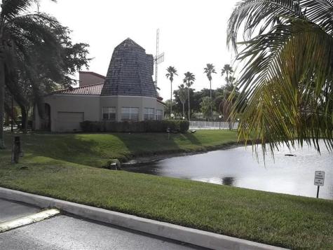 334 SW 86th Avenue Pembroke Pines FL 33025