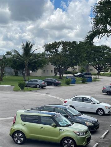 7355 NW 5th Place #205 Margate FL 33063