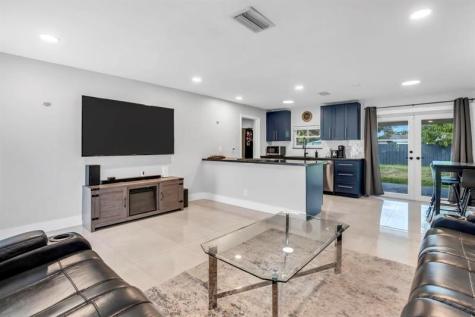 5070 SW 94 Terrace Cooper City FL 33328
