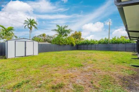5070 SW 94 Terrace Cooper City FL 33328