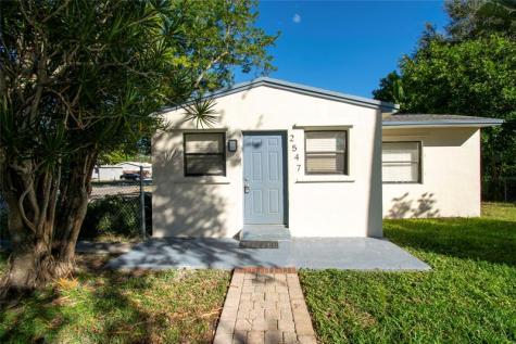 2547 Roosevelt Street Hollywood FL 33020
