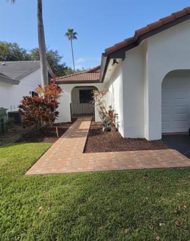 2177 Montpeliar Weston FL 33326