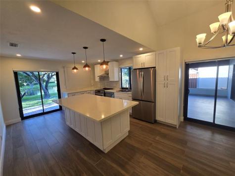 2177 Montpeliar Weston FL 33326