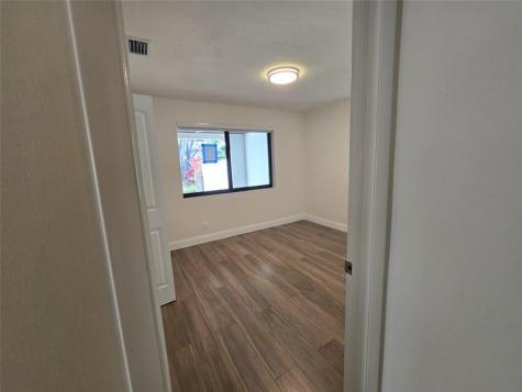 2177 Montpeliar Weston FL 33326