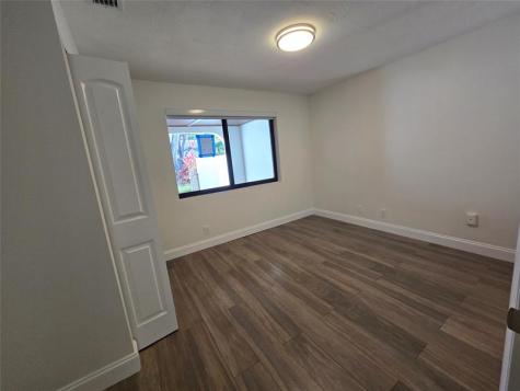 2177 Montpeliar Weston FL 33326
