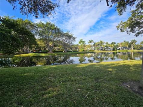 2177 Montpeliar Weston FL 33326