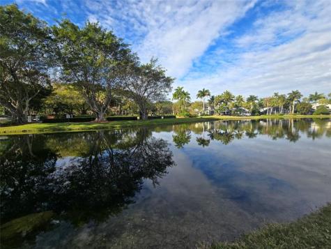 2177 Montpeliar Weston FL 33326