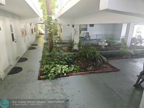 2404 NE 33rd Avenue Fort Lauderdale FL 33305