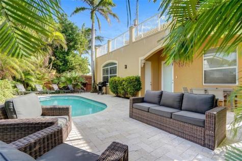 3325 NE 14th Court Fort Lauderdale FL 33304