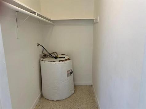270 NE 40th Street Oakland Park FL 33334