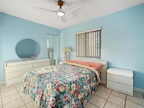 301 Knotty Pine Circle Greenacres FL 33463
