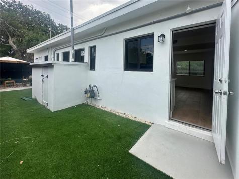 1230 S Federal Highway Lake Worth Beach FL 33460