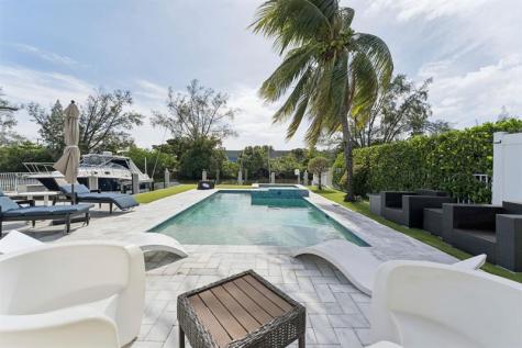 911 NW 7th Street Dania Beach FL 33004
