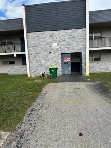 7831 N Colony Circle N #203 Tamarac FL 33321