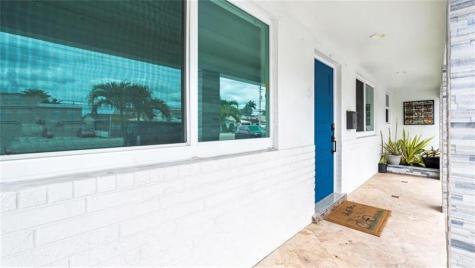 6290 W 16th Hialeah FL 33012