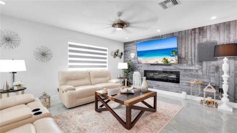 6290 W 16th Hialeah FL 33012