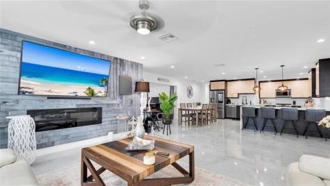 6290 W 16th Hialeah FL 33012