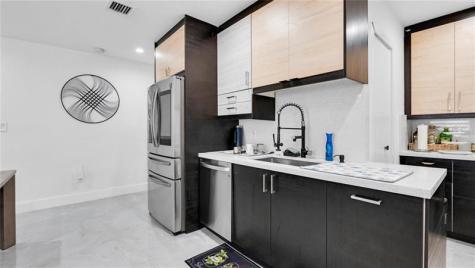 6290 W 16th Hialeah FL 33012