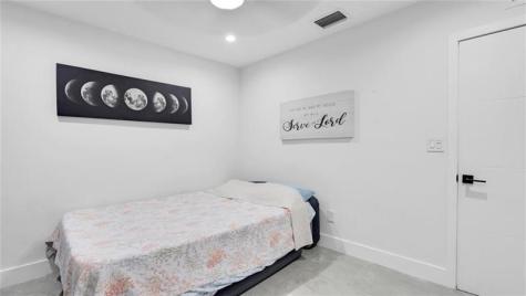 6290 W 16th Hialeah FL 33012