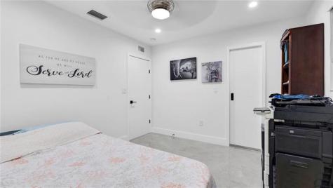 6290 W 16th Hialeah FL 33012