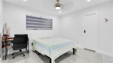 6290 W 16th Hialeah FL 33012