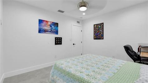 6290 W 16th Hialeah FL 33012