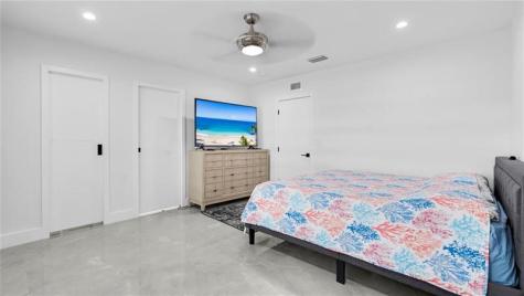 6290 W 16th Hialeah FL 33012