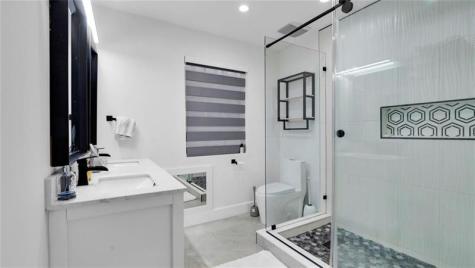 6290 W 16th Hialeah FL 33012
