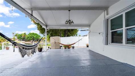 6290 W 16th Hialeah FL 33012