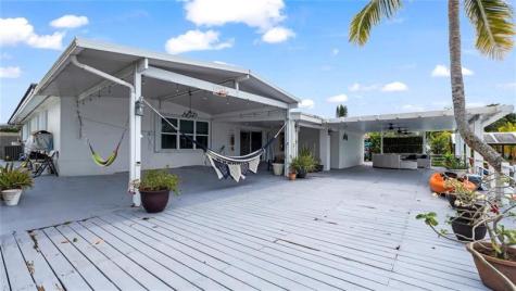 6290 W 16th Hialeah FL 33012