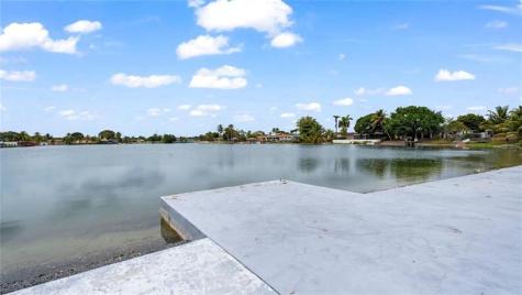 6290 W 16th Hialeah FL 33012