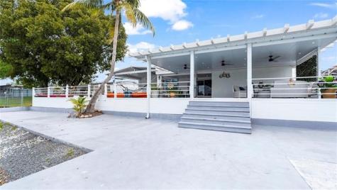 6290 W 16th Hialeah FL 33012