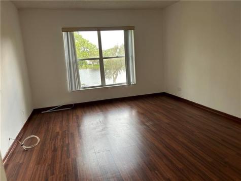 3690 Inverrary Drive Lauderhill FL 33319