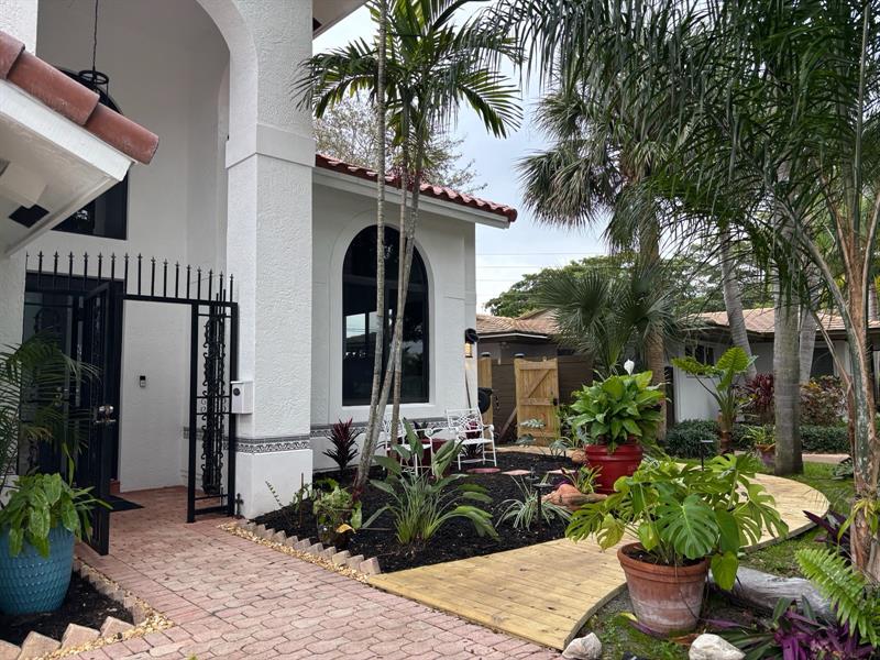 307 N Highland Drive Hollywood FL 33021