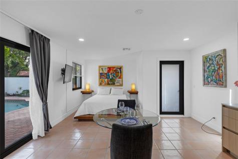 307 N Highland Drive Hollywood FL 33021