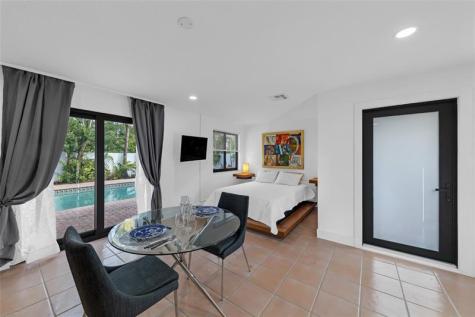 307 N Highland Drive Hollywood FL 33021