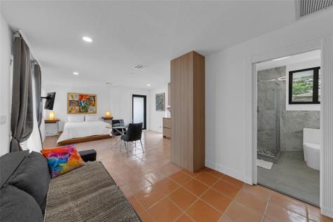 307 N Highland Drive Hollywood FL 33021